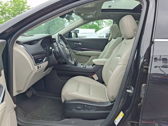 Certified 2023 Cadillac XT4 Luxury w/ Cold Weather Package AWD/4WD image 19