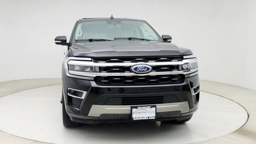 Used 2024 Ford Expedition Limited image 2