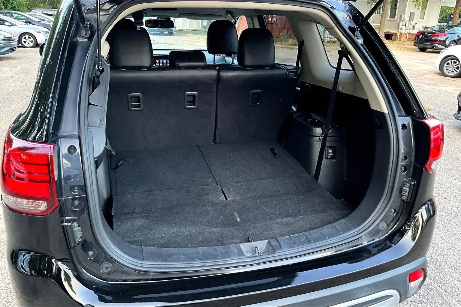 Used 2019 Mitsubishi Outlander SEL FWD image 11