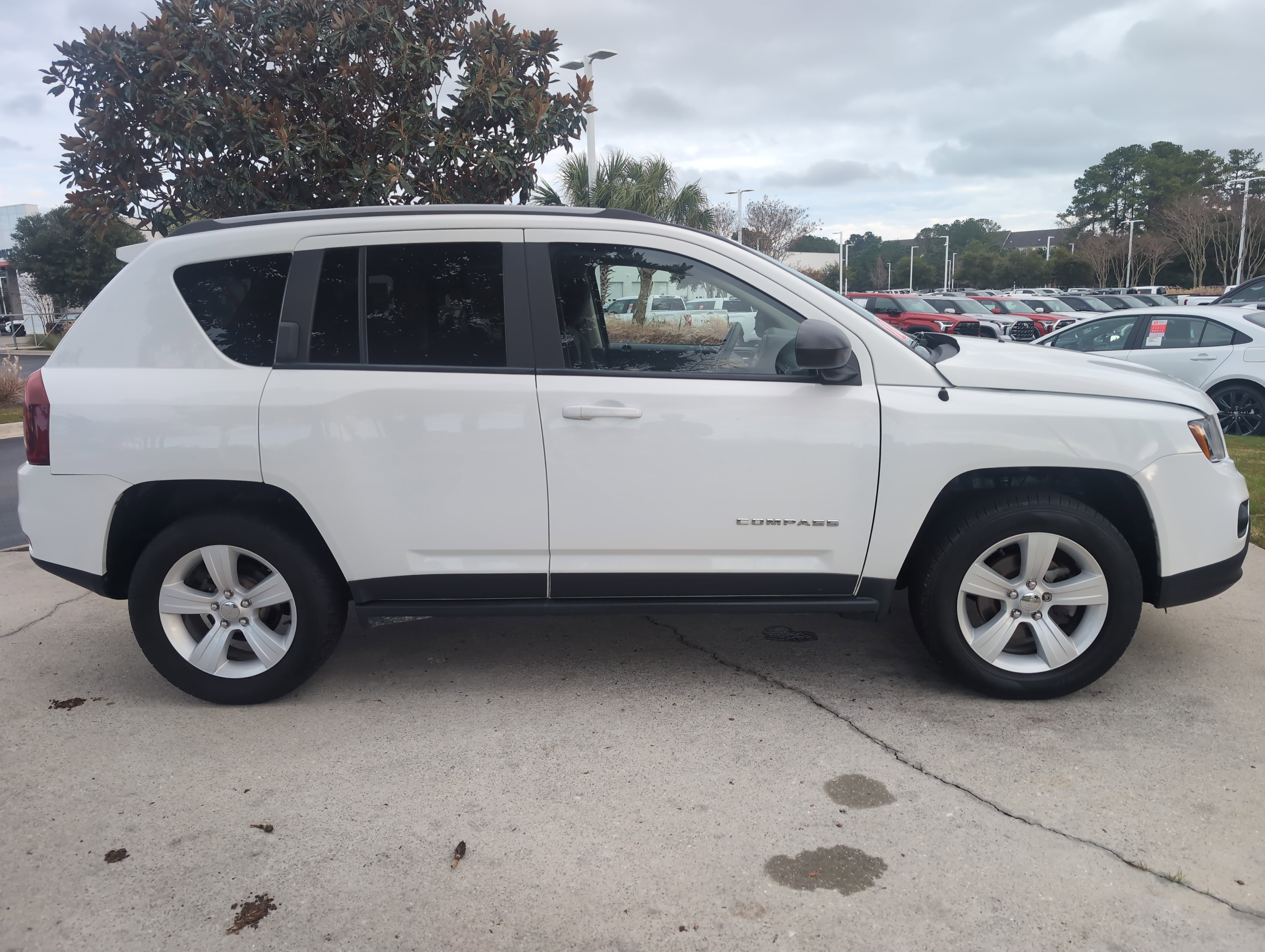 Used 2016 Jeep Compass Sport w/ Power Value Group image 11