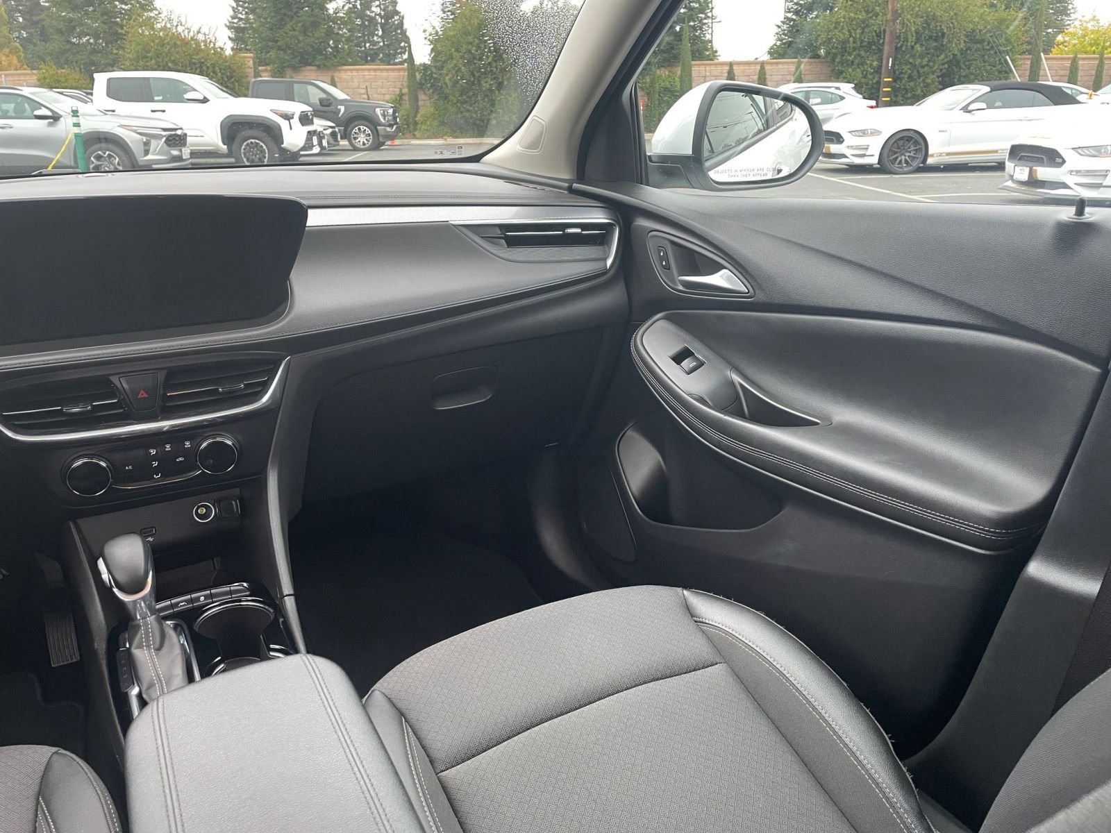 Used 2025 Buick Encore GX Preferred image 29