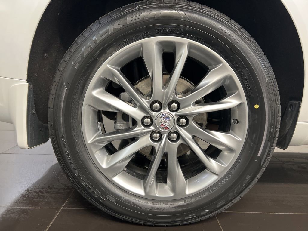 Used 2023 Buick Enclave Avenir w/ Avenir Technology Package AWD/4WD image 7