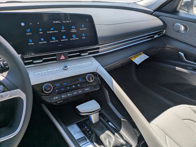 New 2025 Hyundai Elantra Limited FWD image 13