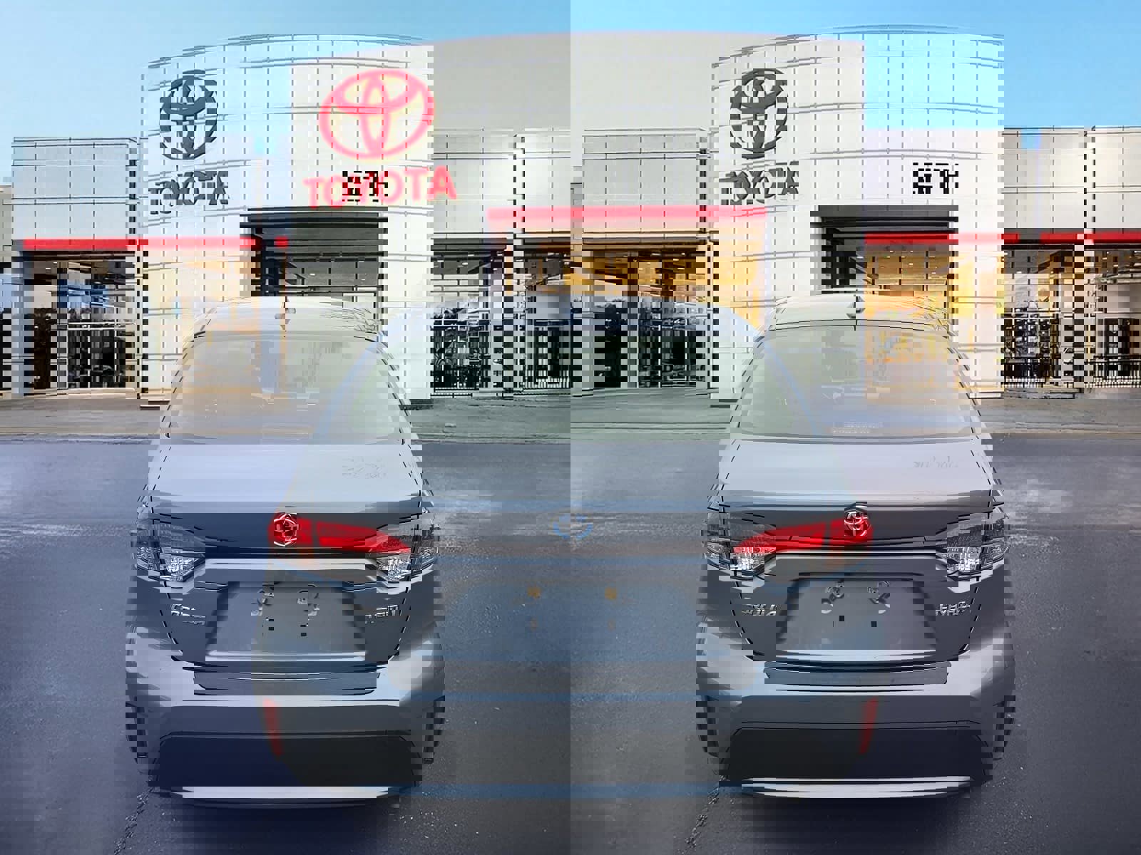 Used 2021 Toyota Corolla LE image 6