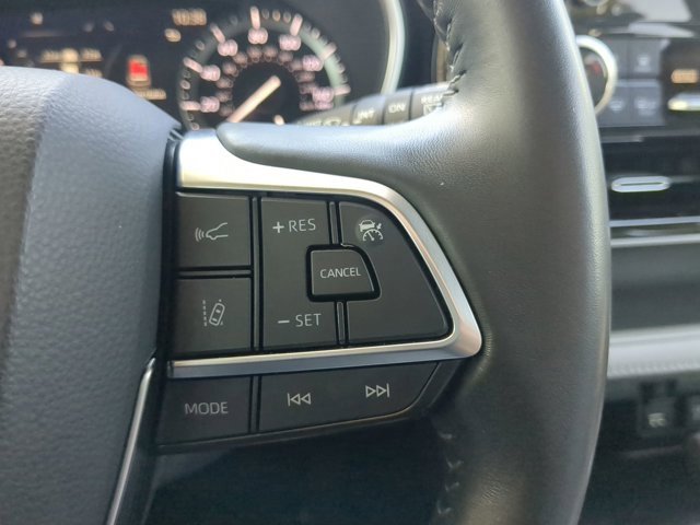 Used 2021 Toyota Highlander XLE image 23