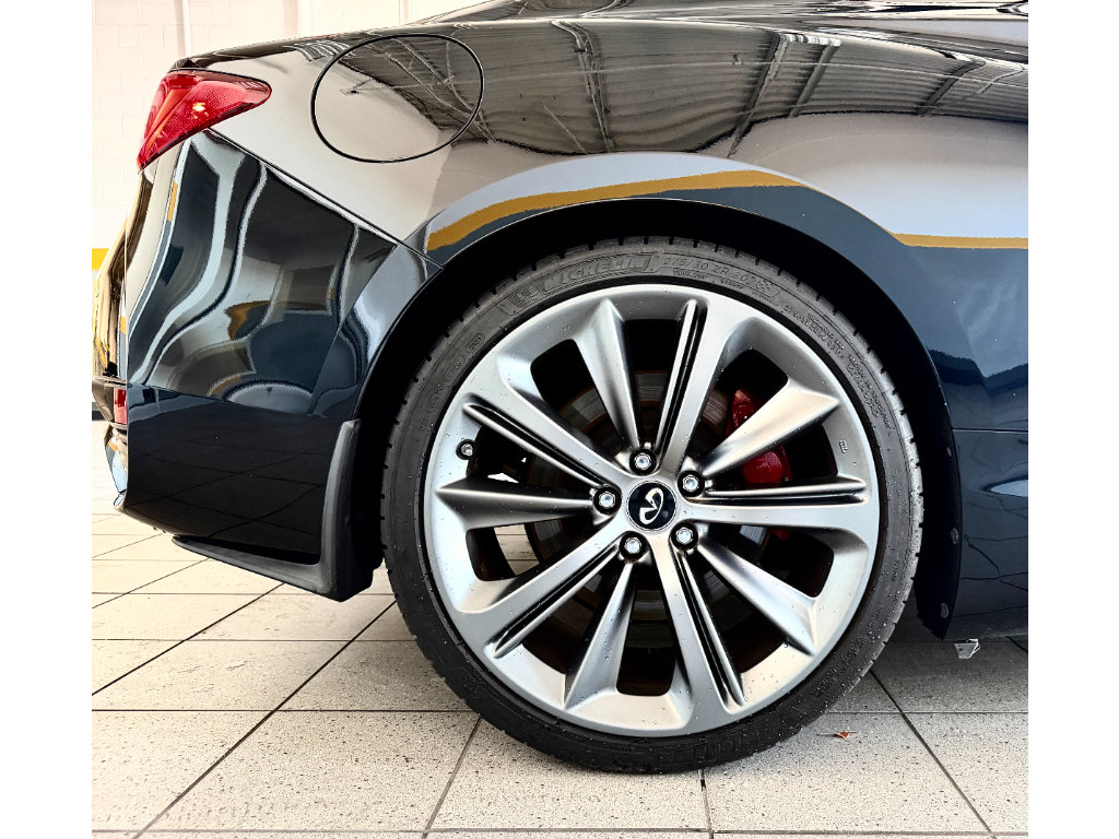 Used 2018 INFINITI Q60 Red Sport 400 w/ Sensory Package 3.0T Sport RWD image 7
