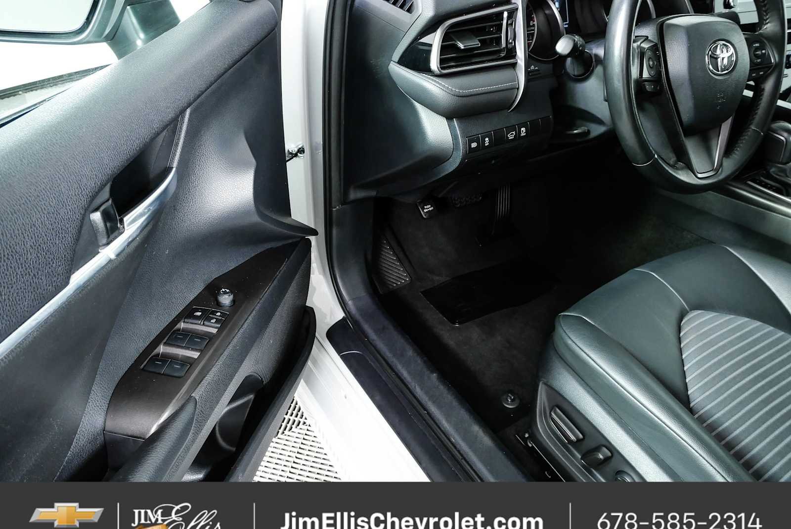 Used 2024 Toyota Camry SE FWD image 7