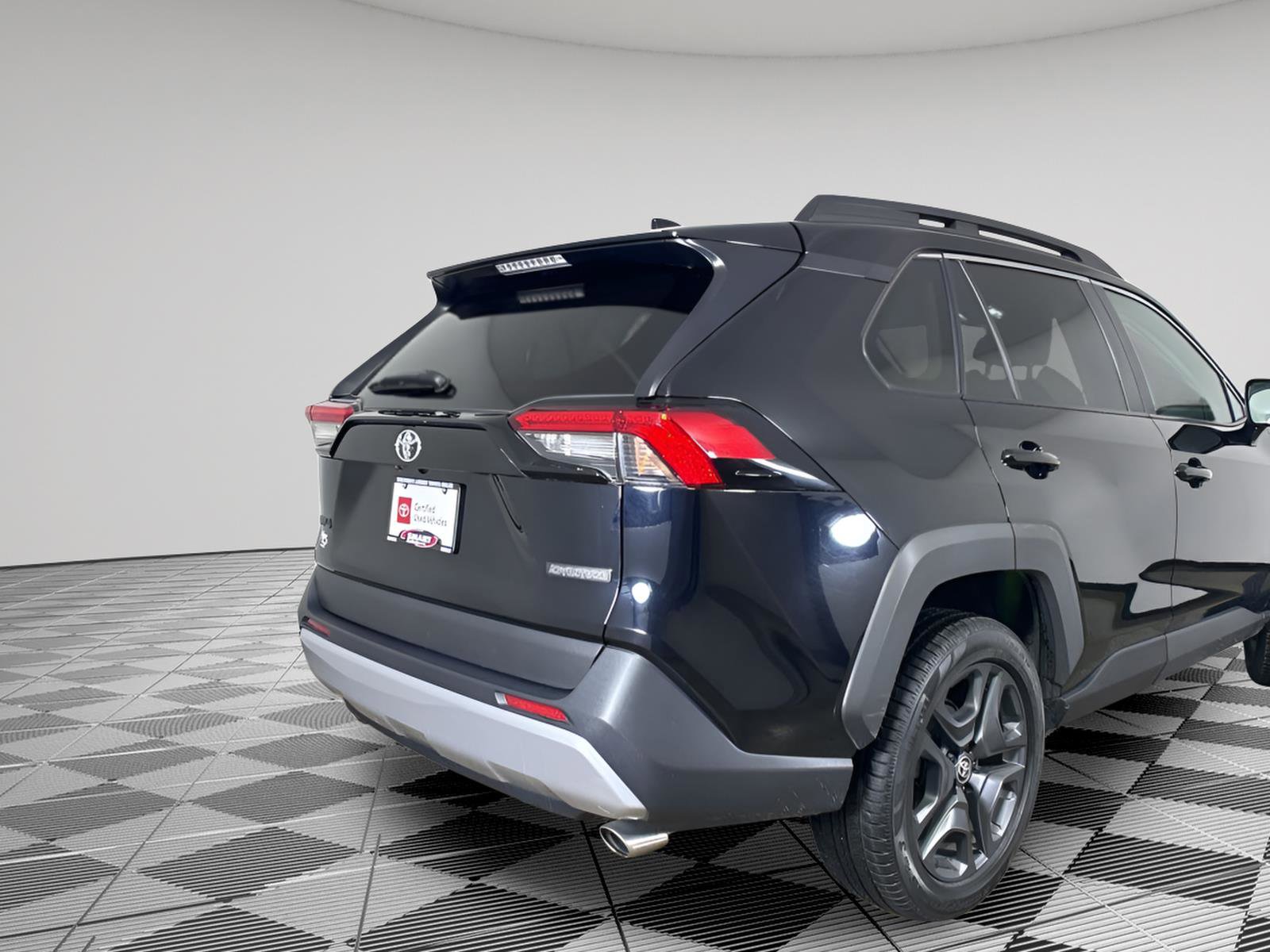 Used 2024 Toyota RAV4 Adventure image 16