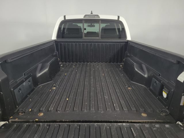 Used 2017 Toyota Tacoma SR5 AWD/4WD image 24