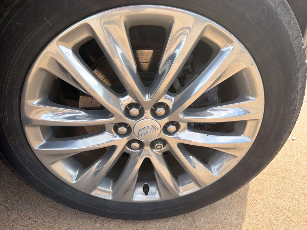 Used 2024 Cadillac XT6 Premium Luxury w/ LPO, Floor Liner Package AWD/4WD image 10