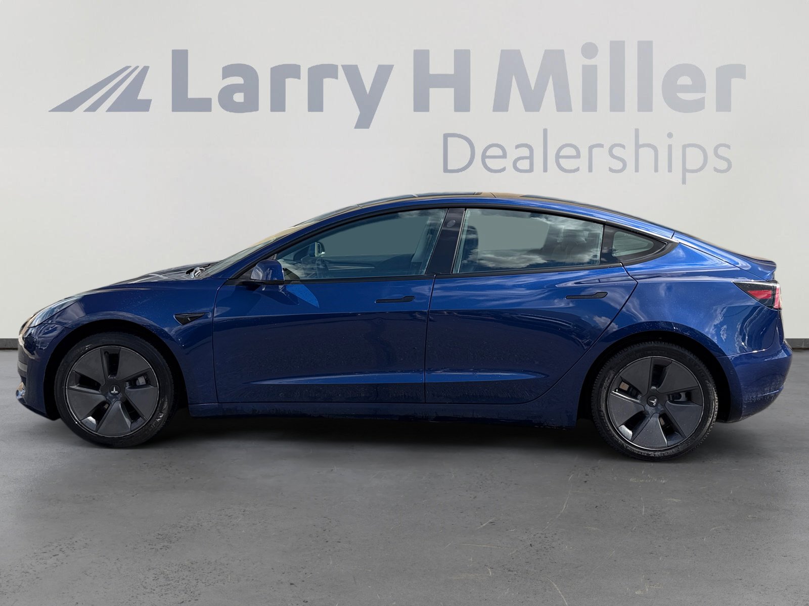Used 2022 Tesla Model 3 Long Range image 2