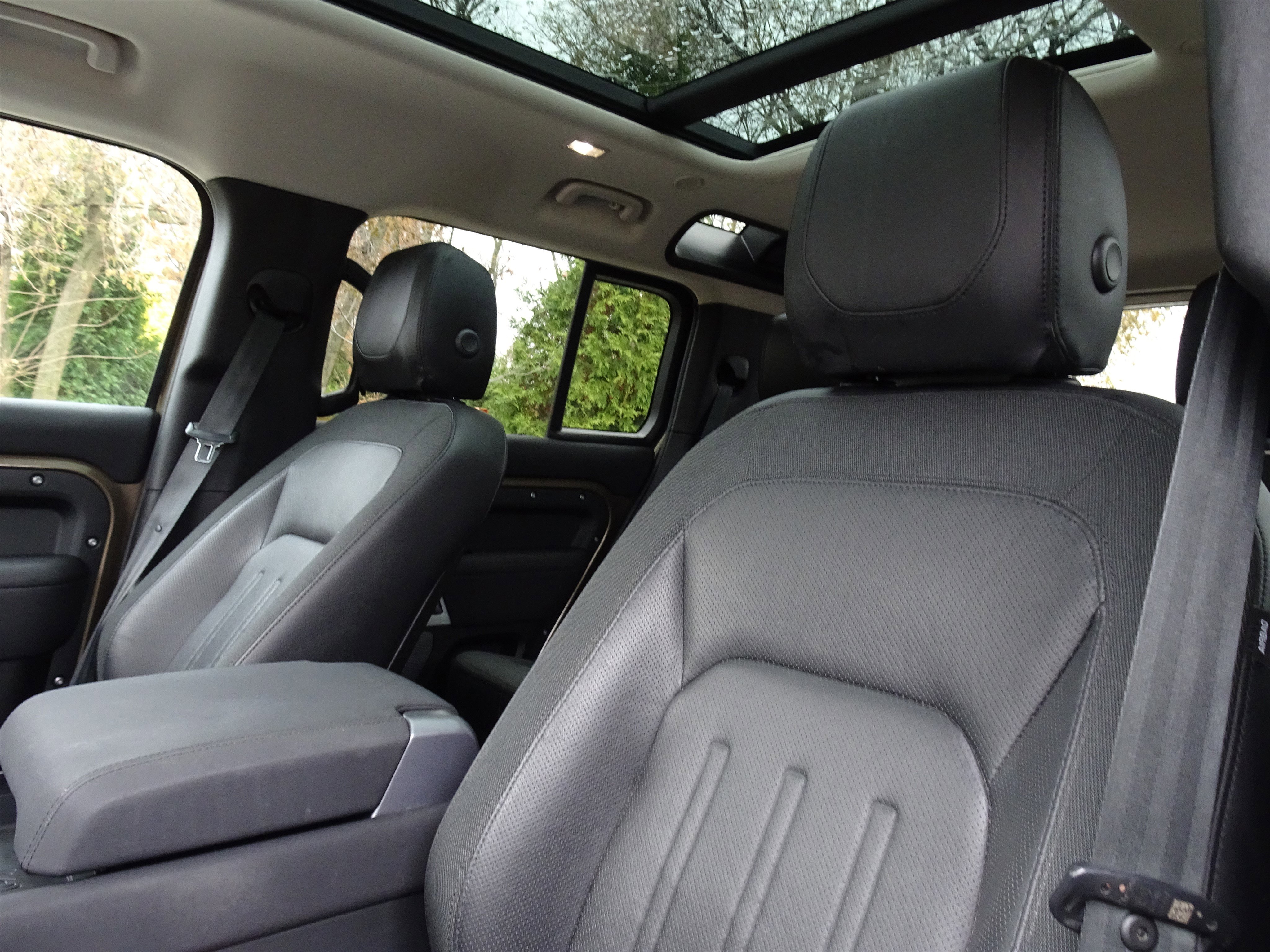 Used 2020 Land Rover Defender 110 First Edition image 14