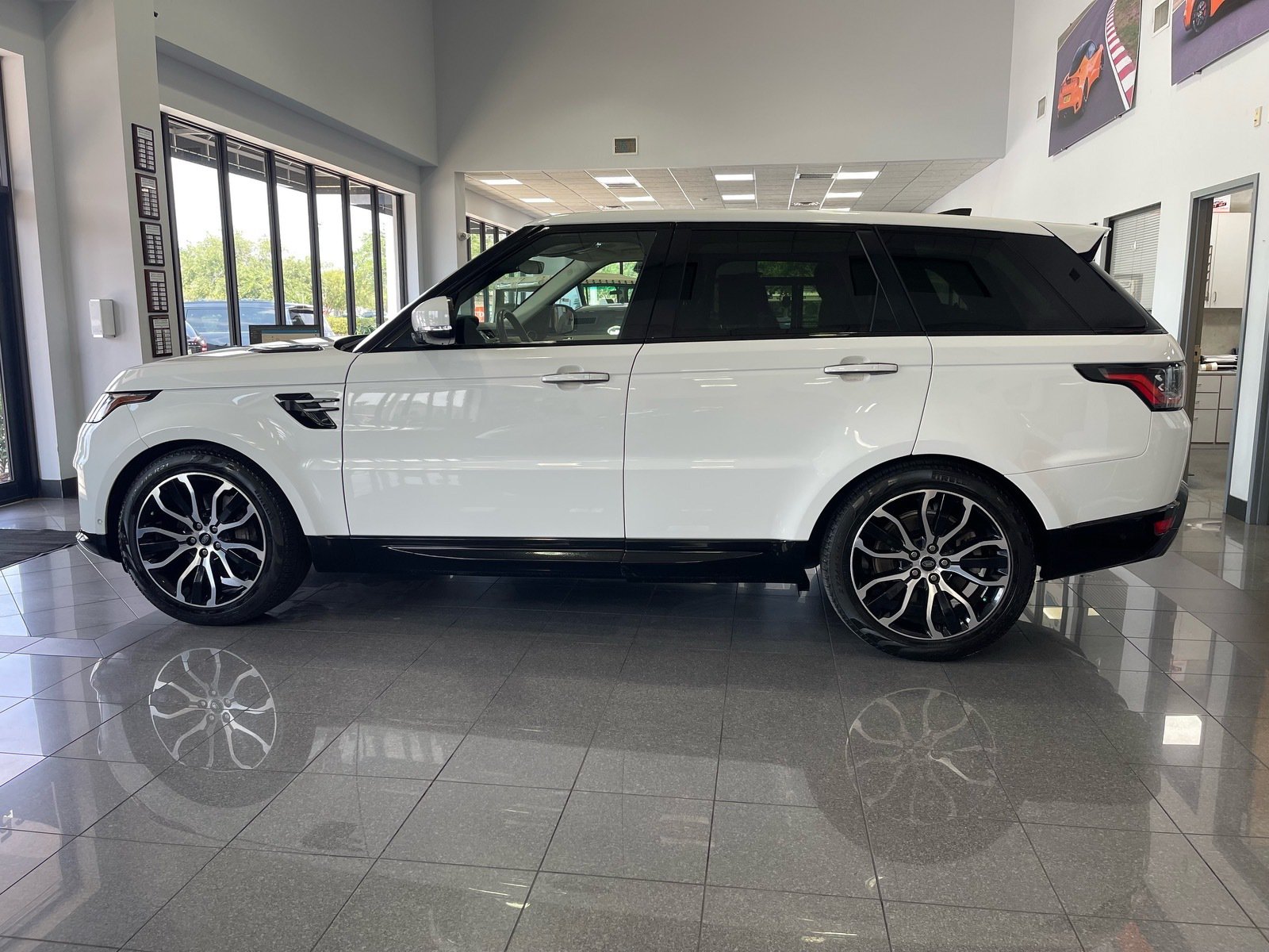 Used 2022 Land Rover Range Rover Sport HSE Silver Edition AWD/4WD image 2