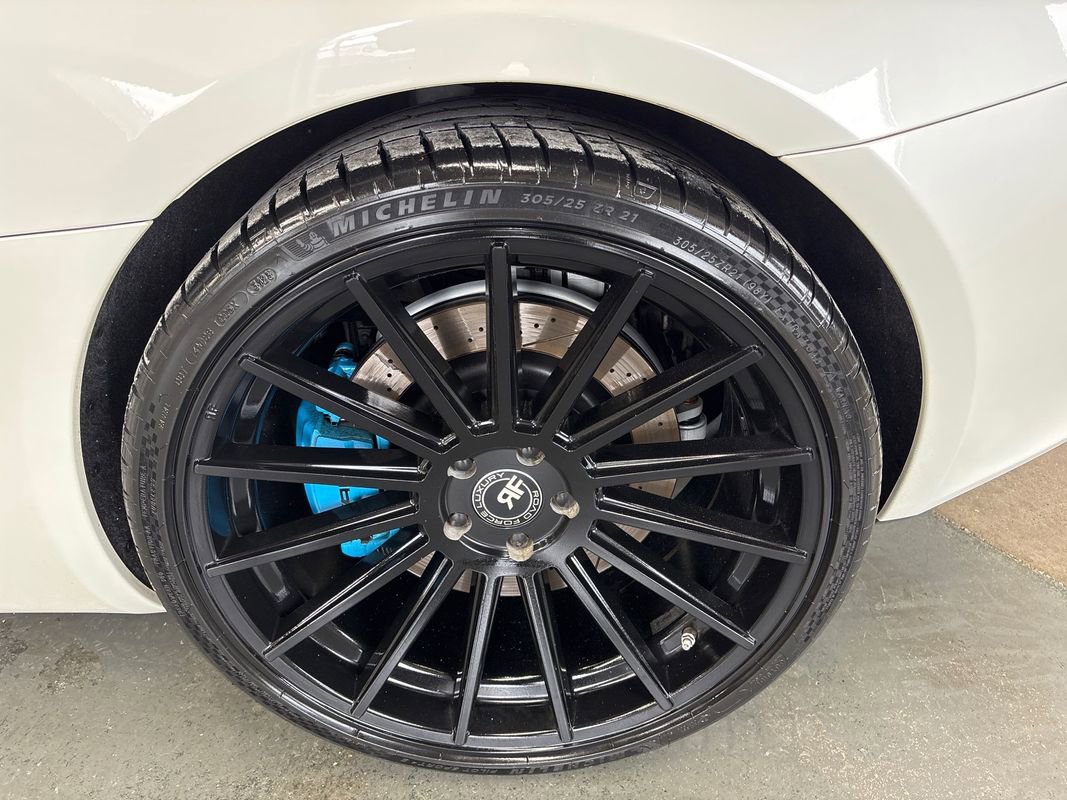 Used 2018 Mercedes-Benz AMG GT Roadster w/ Lane Tracking Package image 30