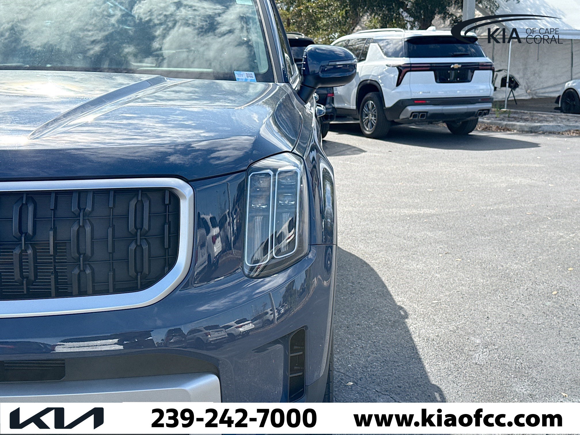 Used 2023 Kia Telluride EX w/ EX Captain's Chair Package image 9