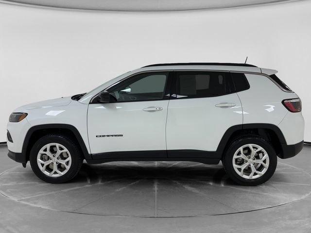 Used 2024 Jeep Compass Latitude AWD/4WD image 6