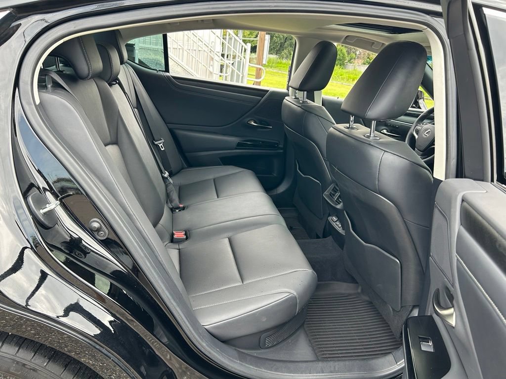 Used 2024 Lexus ES 300h w/ Premium Package FWD image 41