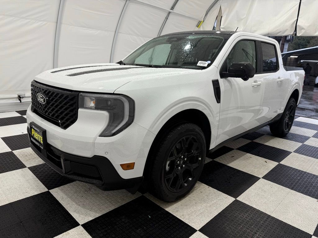 New 2025 Ford Maverick Lariat w/ Black Appearance Package