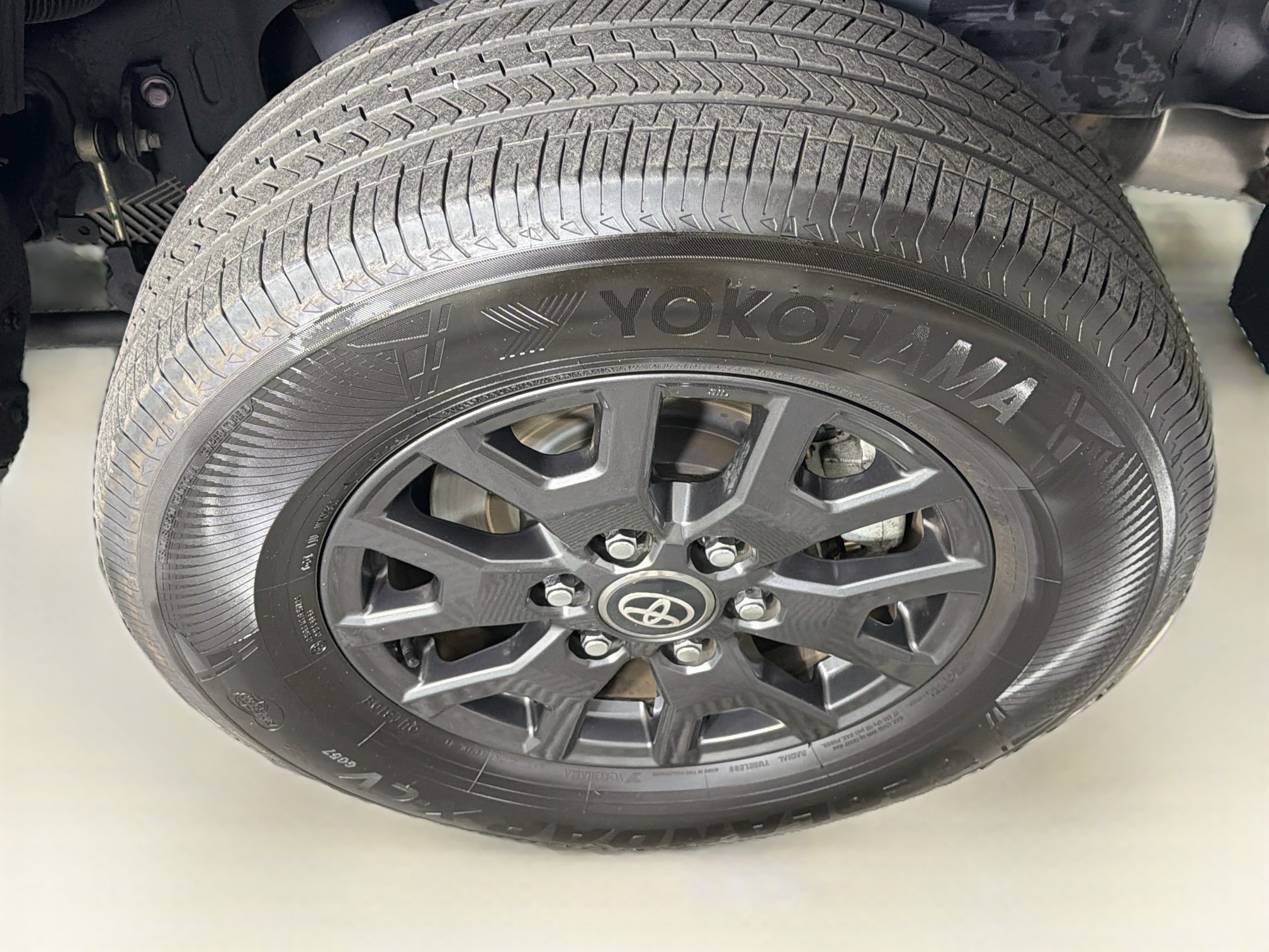 Used 2025 Toyota 4Runner SR5 AWD/4WD image 11