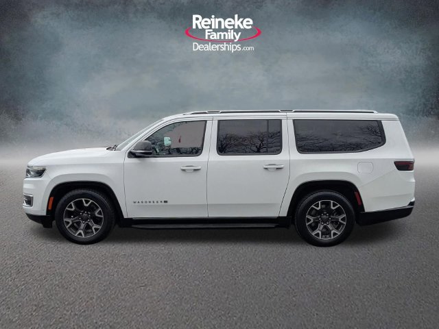 Used 2023 Jeep Wagoneer L Series III w/ Preferred Equipment Group AWD/4WD image 9