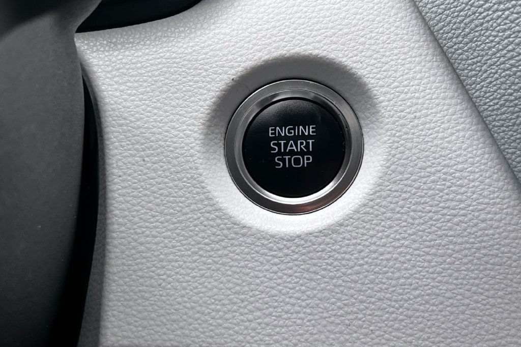 Certified 2025 Toyota Corolla SE w/ SE Premium Package FWD image 24