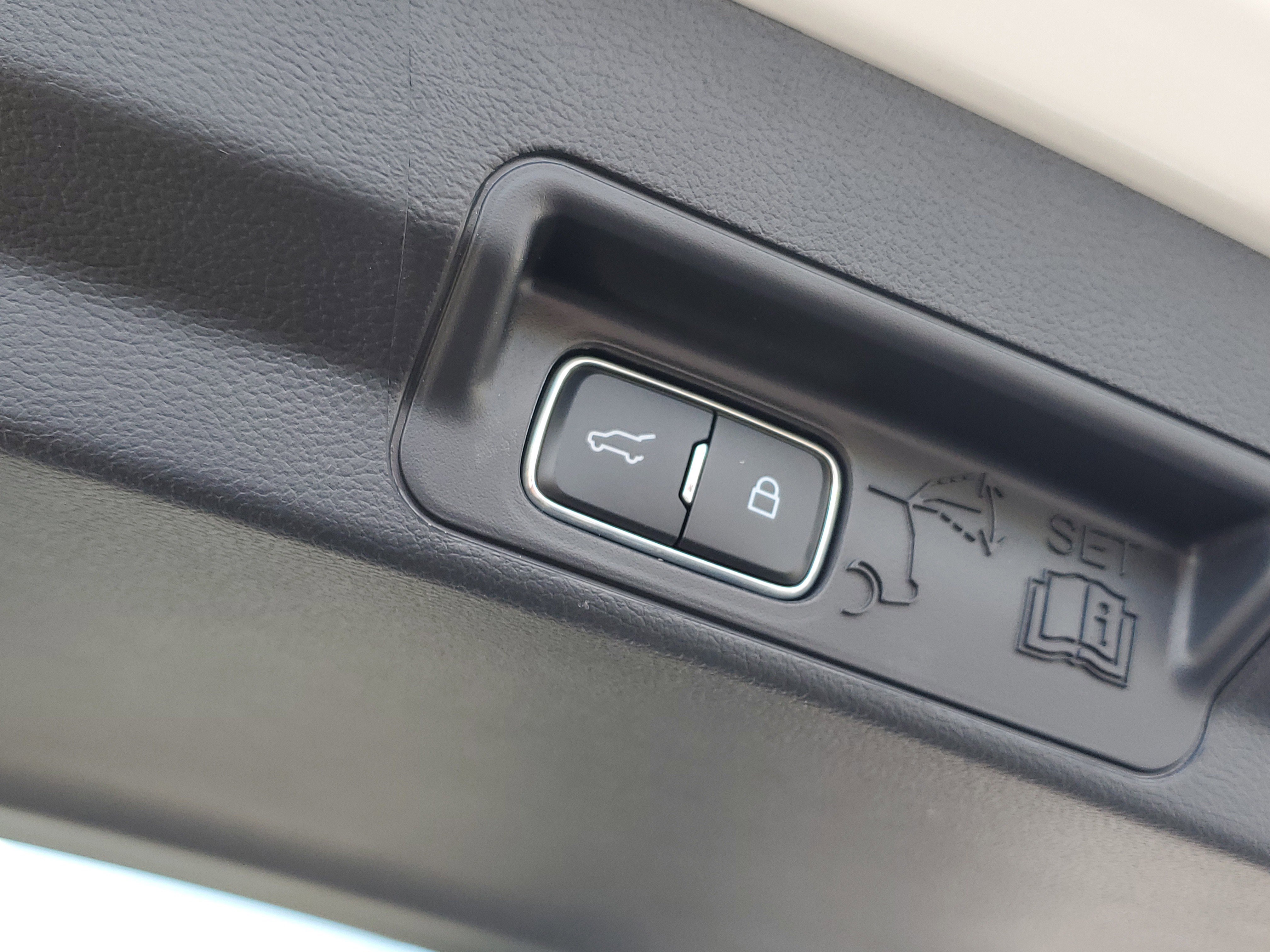 New 2025 Ford Explorer ST-Line w/ Premium Package image 8