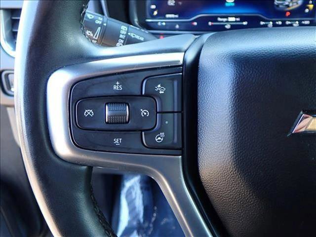 Used 2023 Chevrolet Suburban Premier image 17