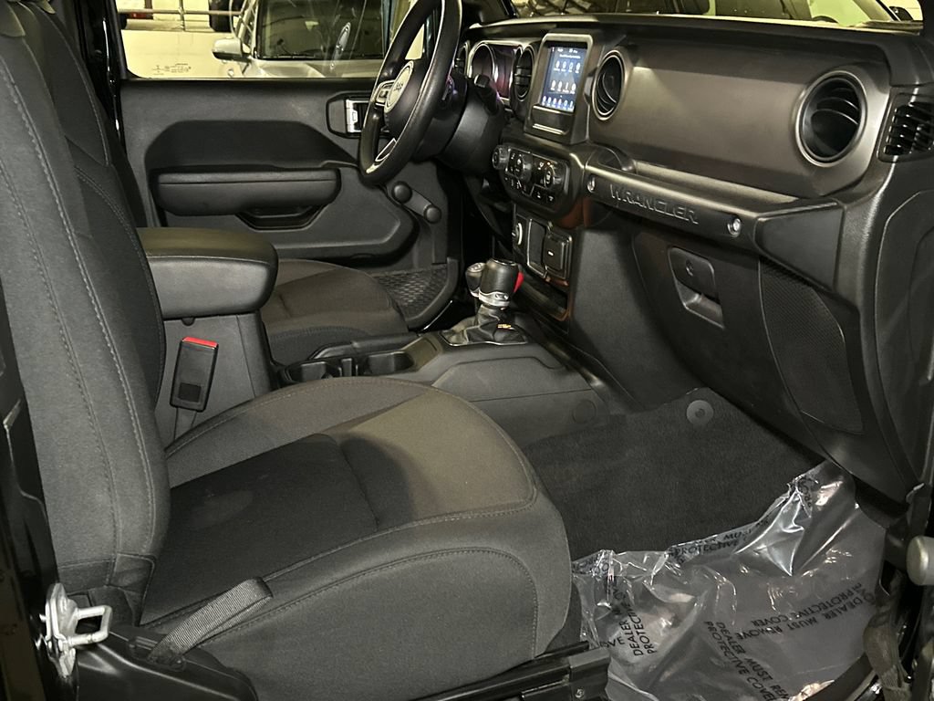 Used 2022 Jeep Wrangler Sport AWD/4WD image 9