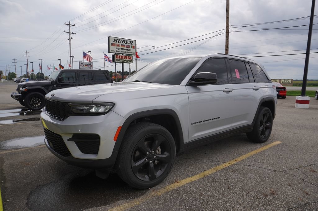 Used 2023 Jeep Grand Cherokee Altitude