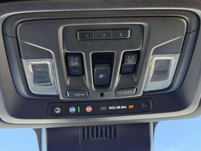 Used 2023 Chevrolet Silverado 1500 High Country w/ Technology Package AWD/4WD image 34