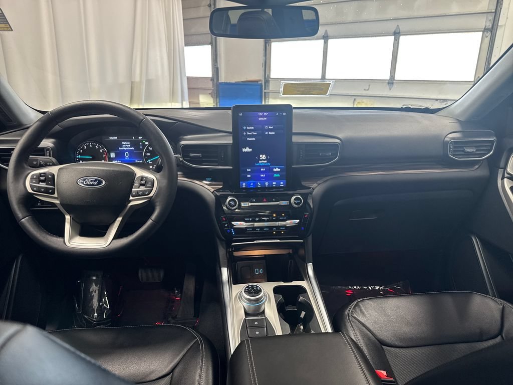 Certified 2023 Ford Explorer Limited w/ Limited Technology Package AWD/4WD image 13