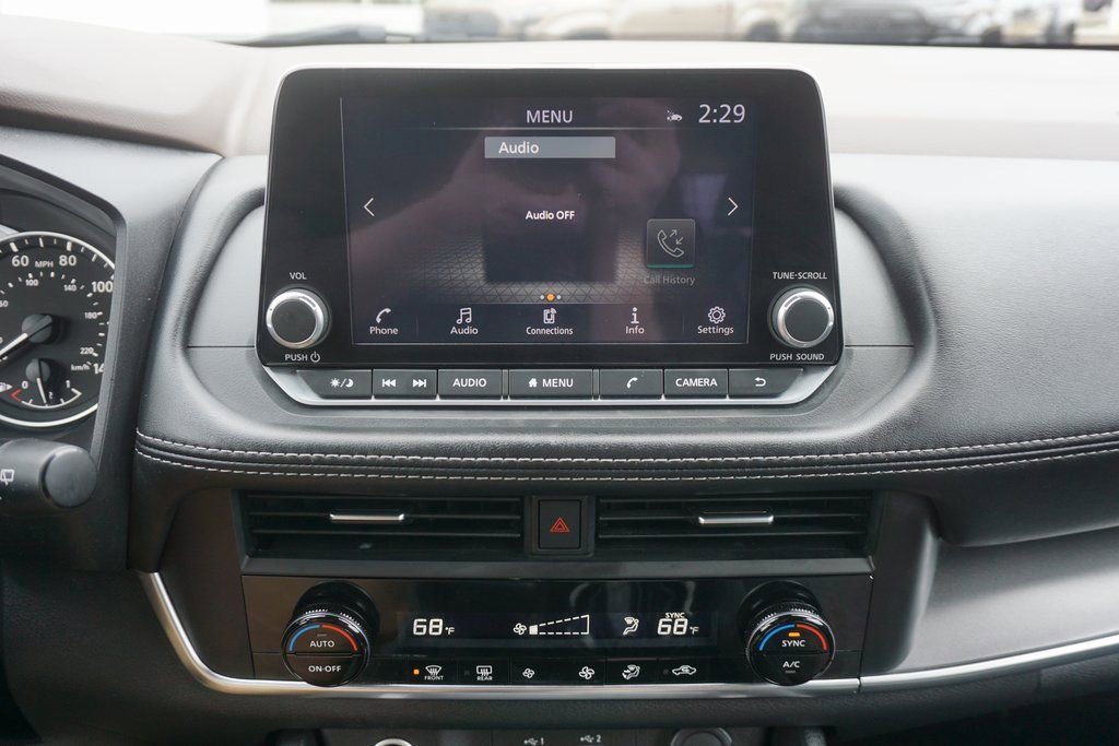 Used 2023 Nissan Rogue SV image 10