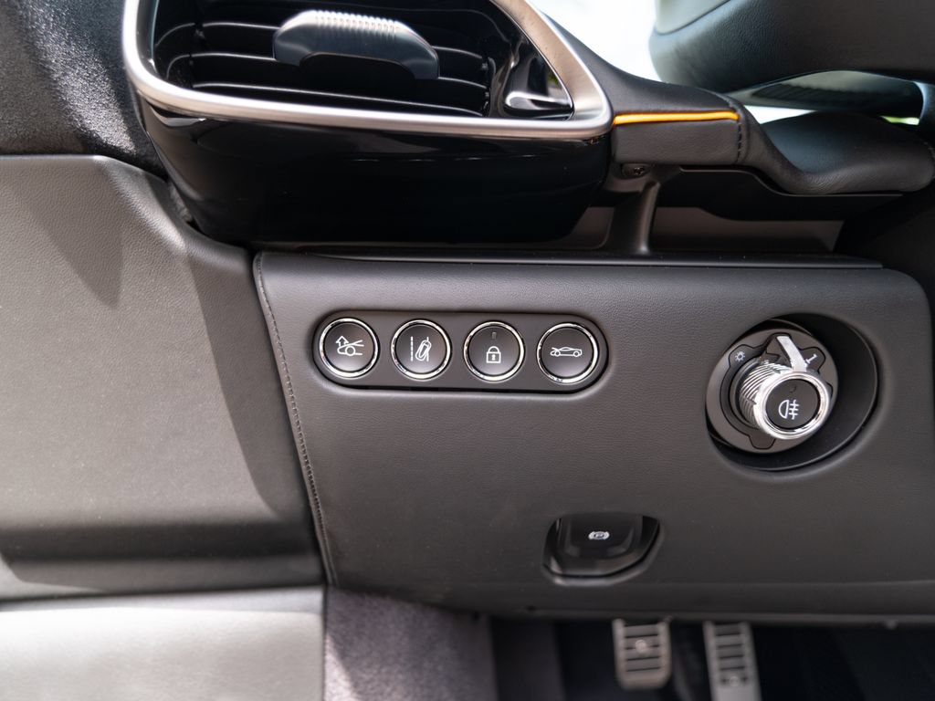 Used 2025 McLaren Artura Spider RWD image 22
