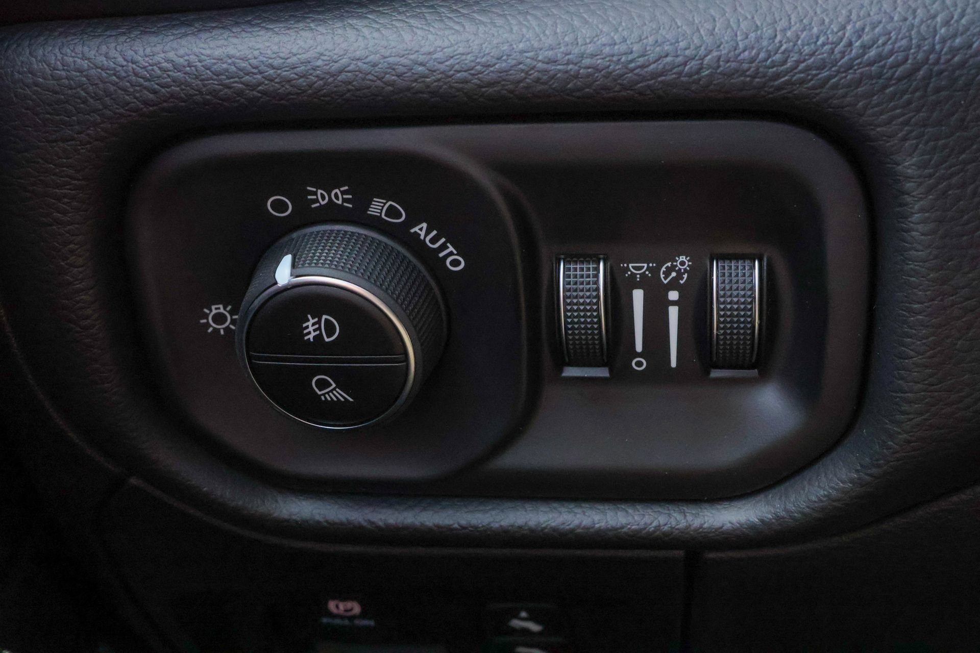 New 2027 RAM 1500 Laramie w/ Night Edition AWD/4WD image 27