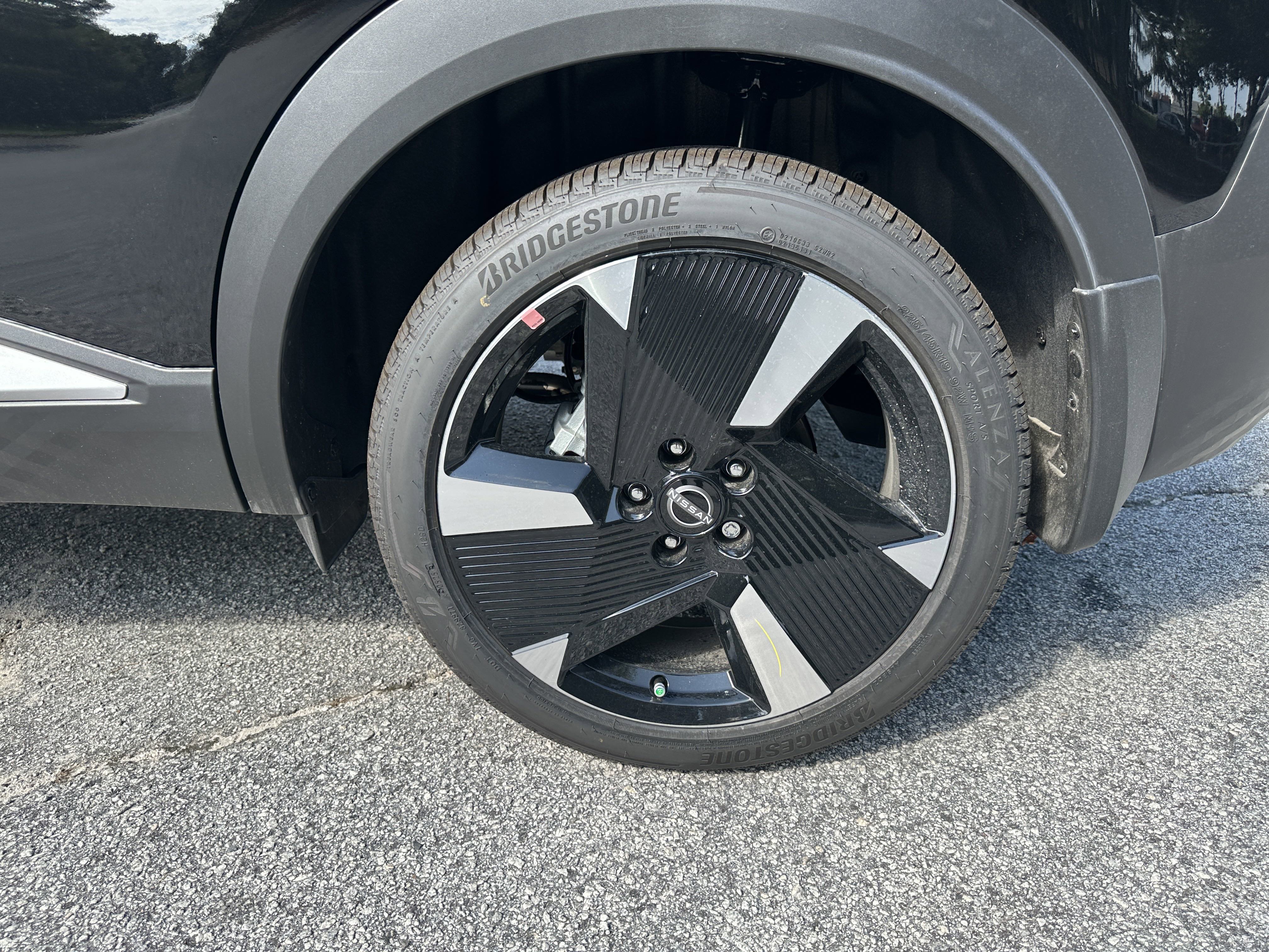 New 2025 Nissan Kicks SR image 19