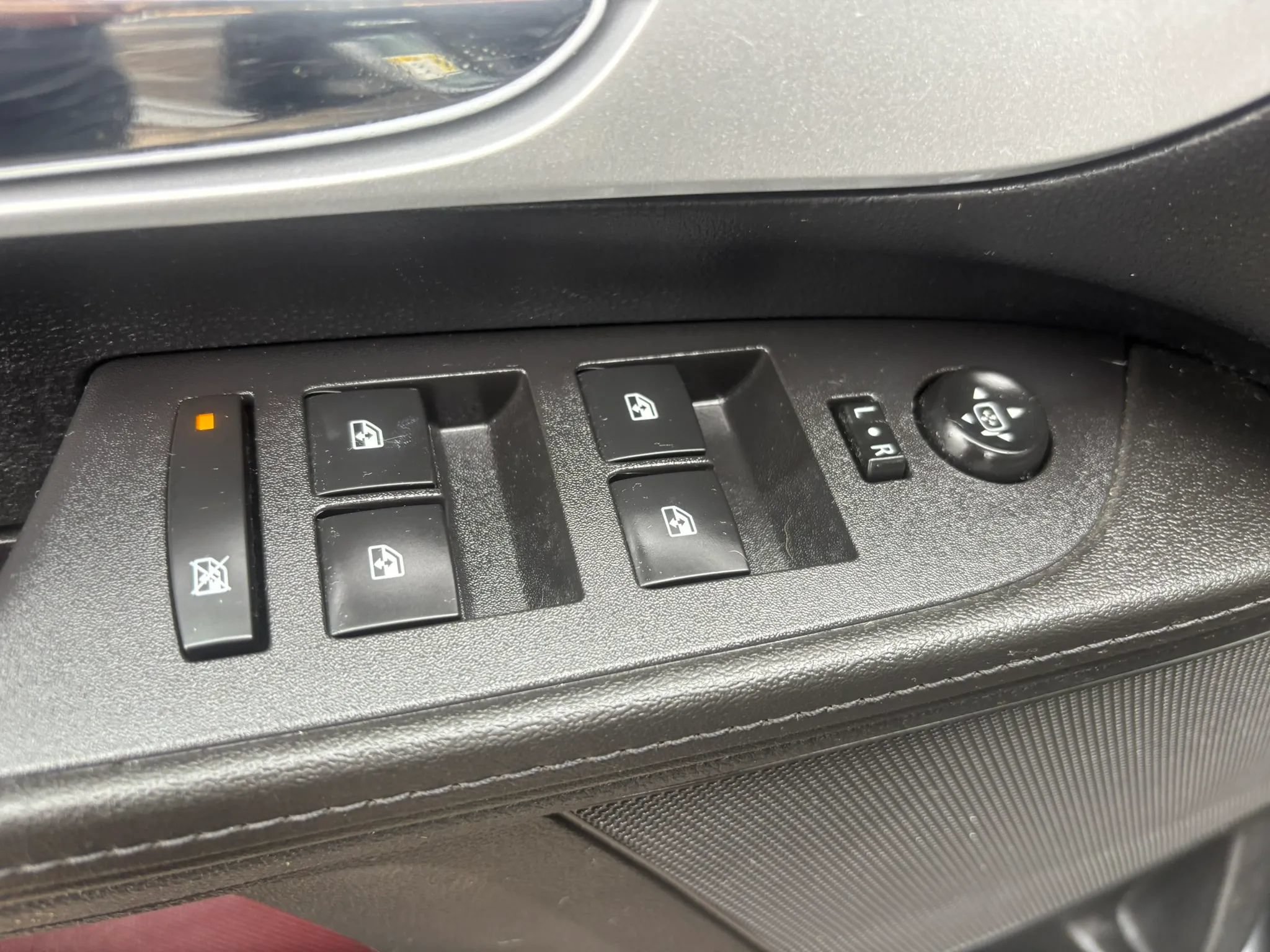 Used 2017 Chevrolet Equinox LS AWD/4WD image 19