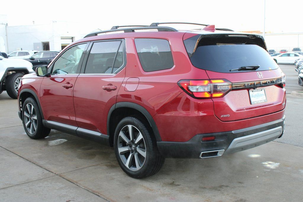 Used 2023 Honda Pilot Touring image 5