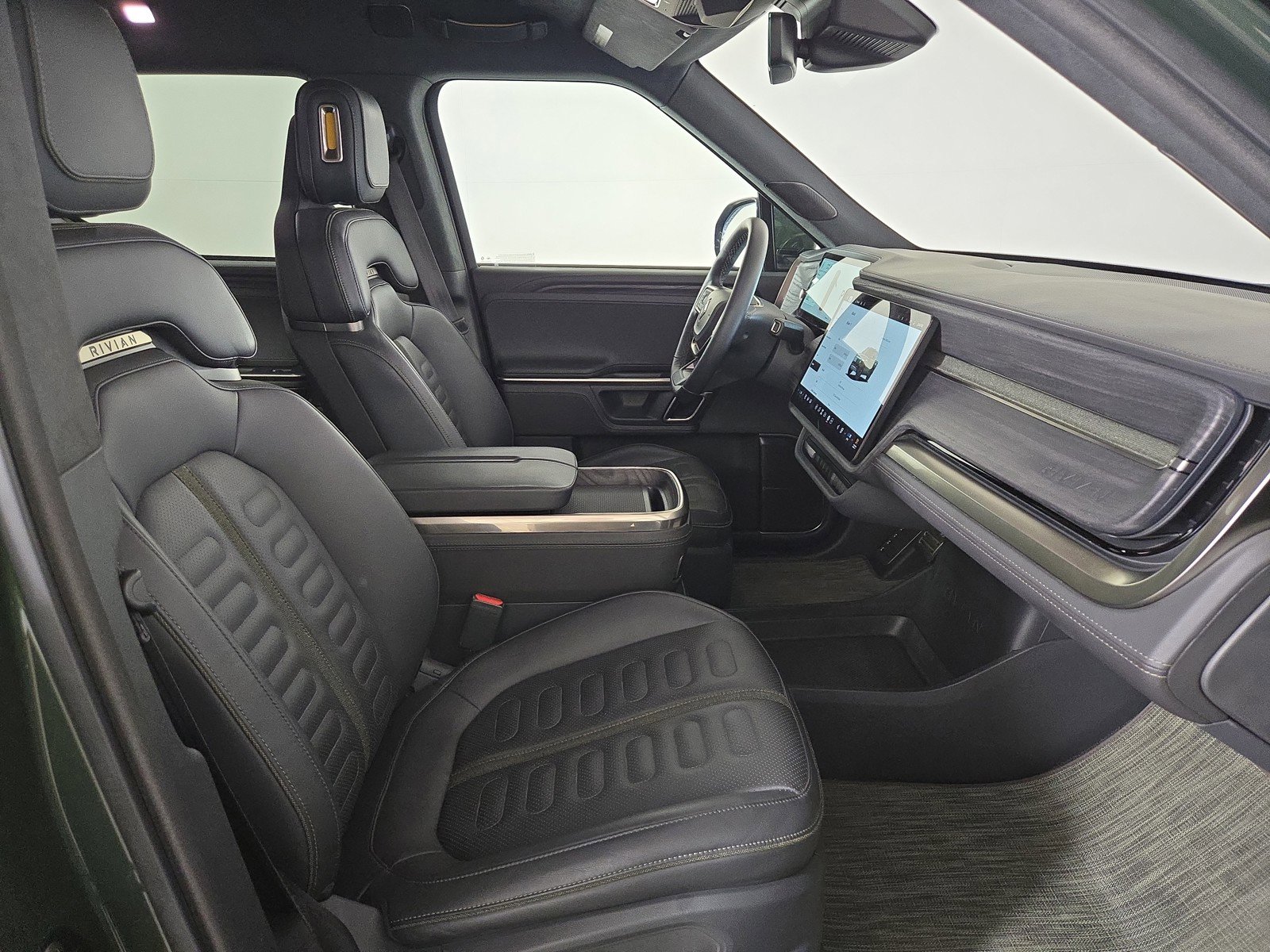 Used 2023 Rivian R1T Adventure image 23