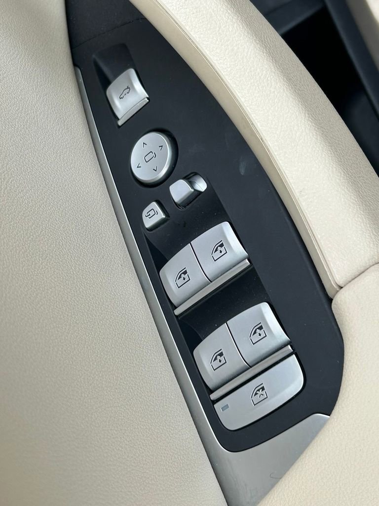 Used 2025 BMW X4 xDrive30i image 25