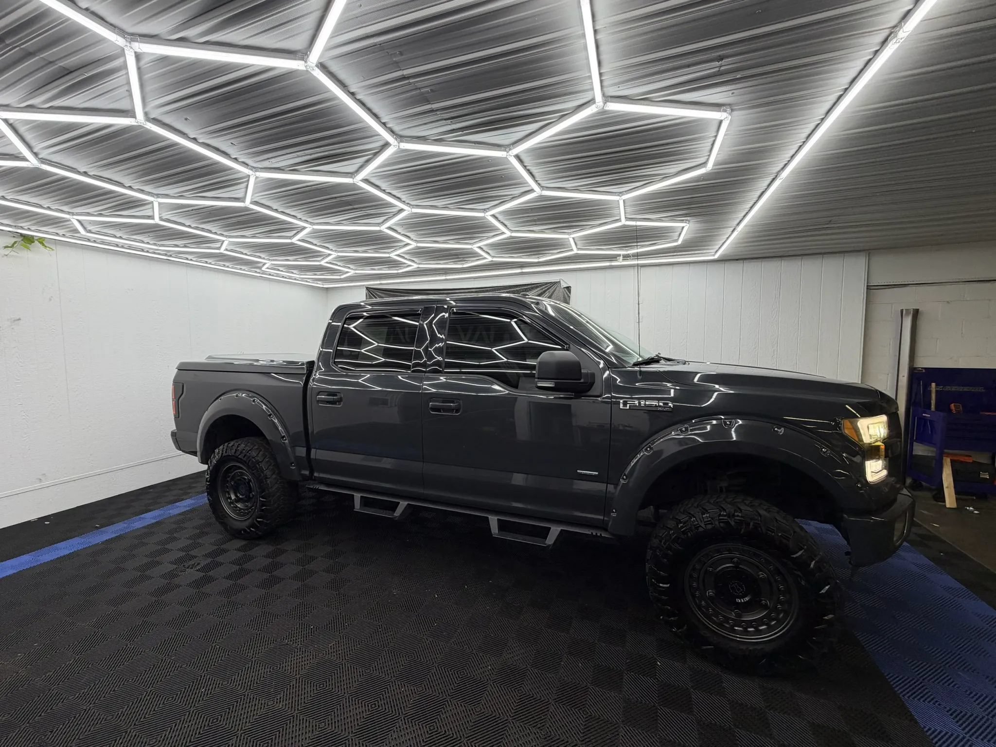 Used 2016 Ford F150 XLT w/ Equipment Group 302A Luxury AWD/4WD image 2