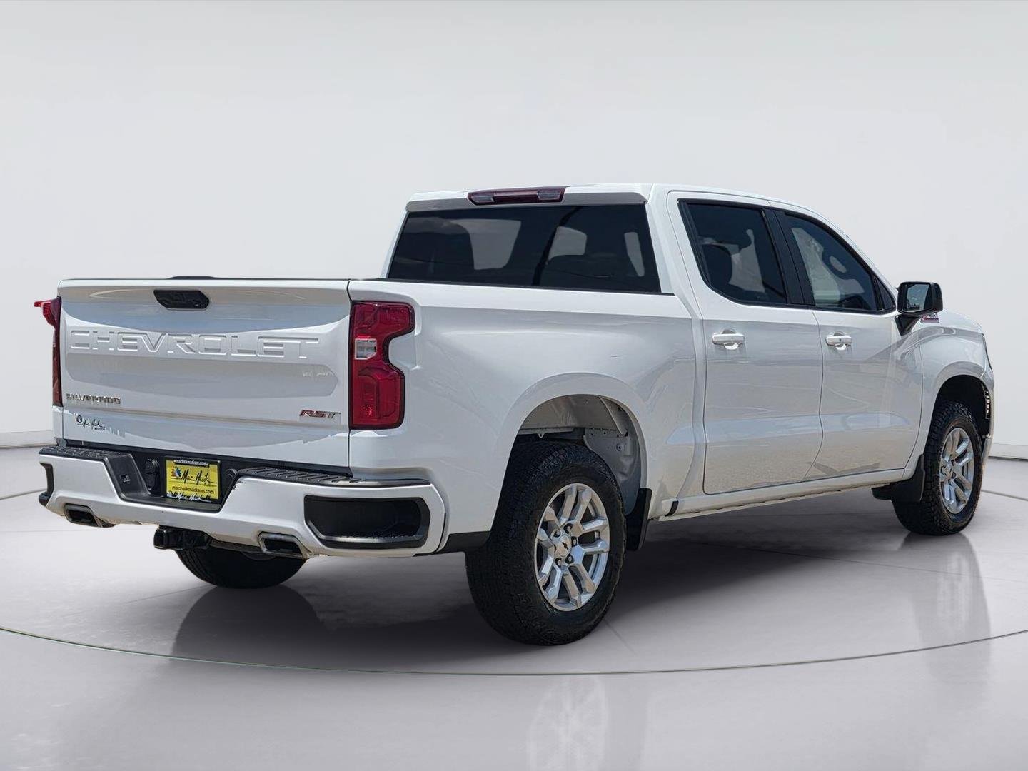 Used 2023 Chevrolet Silverado 1500 RST w/ Z71 Off-Road Package AWD/4WD image 5