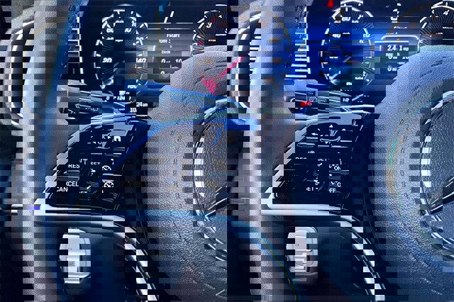 Used 2025 Mercedes-Benz GLE 350 4MATIC image 14