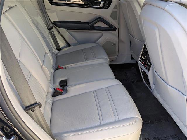 Used 2022 Porsche Cayenne image 21
