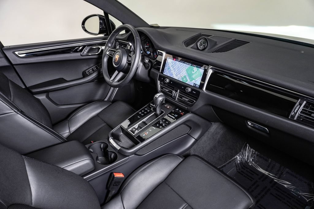 Certified 2026 Porsche Macan AWD/4WD image 14