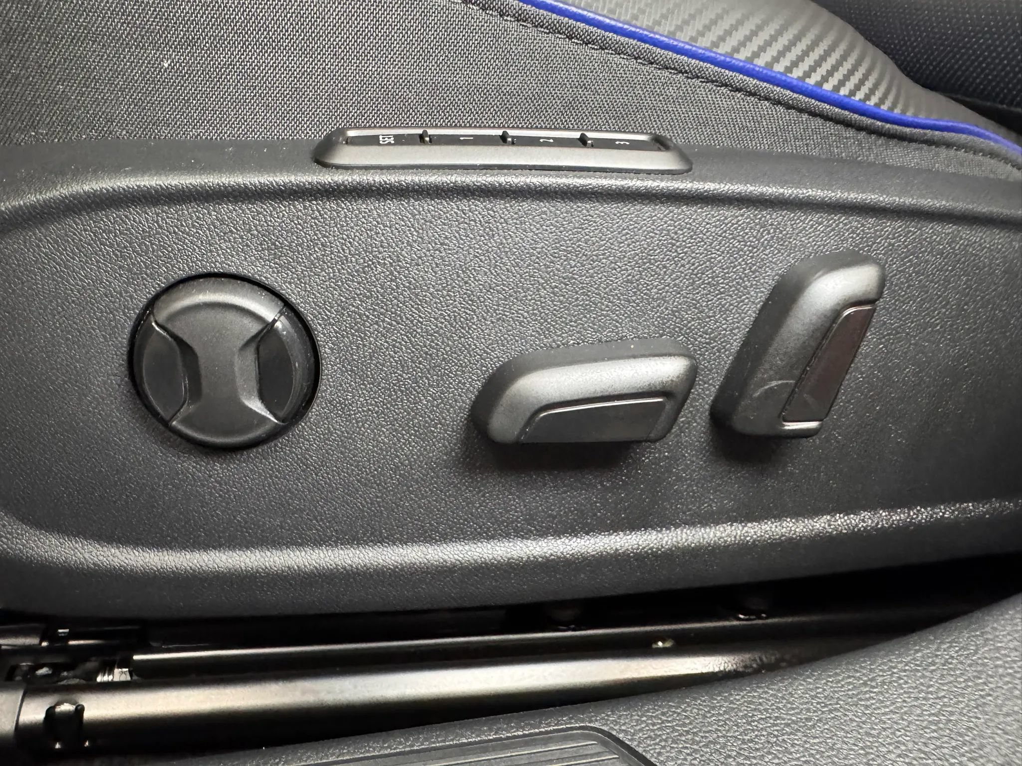 Used 2024 Volkswagen Golf R AWD/4WD image 12