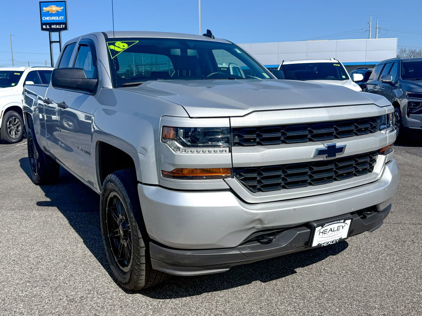 Used 2018 Chevrolet Silverado 1500 Custom w/ Custom Value Package image 1