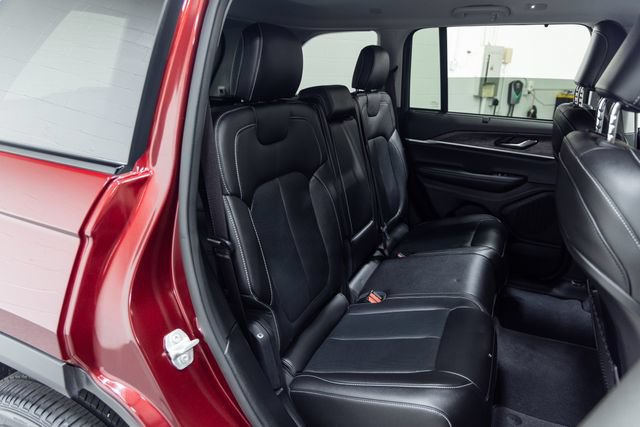 Used 2023 Jeep Grand Cherokee Limited w/ Luxury Tech Group II AWD/4WD image 23