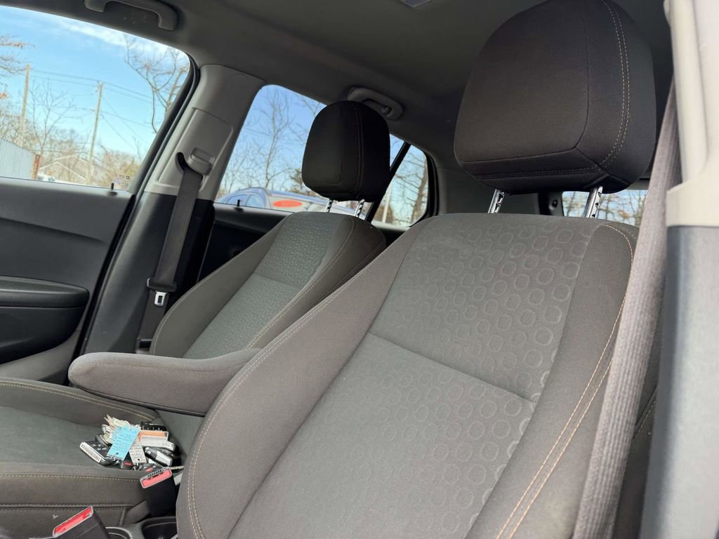 Used 2022 Chevrolet Trax LS w/ Tint and Cruise Package image 12