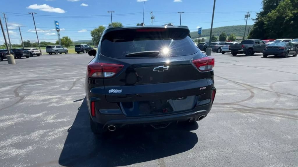 Used 2023 Chevrolet TrailBlazer RS w/ Sun and Liftgate Package AWD/4WD image 7