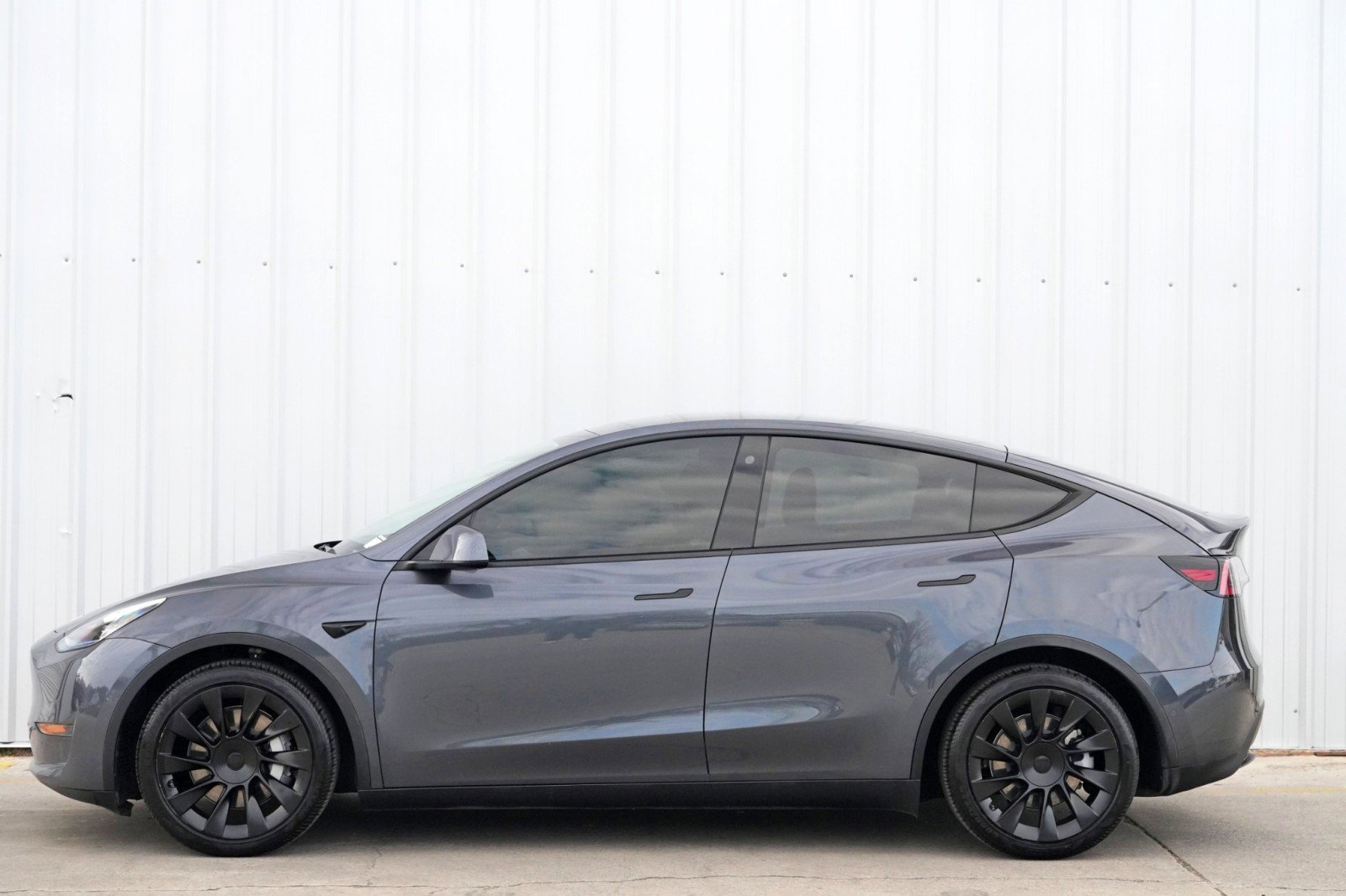 Used 2021 Tesla Model Y Long Range image 48